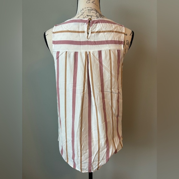 Sleeveless Top with Mauve Stripes and Twist Front - Picture 2 of 5
